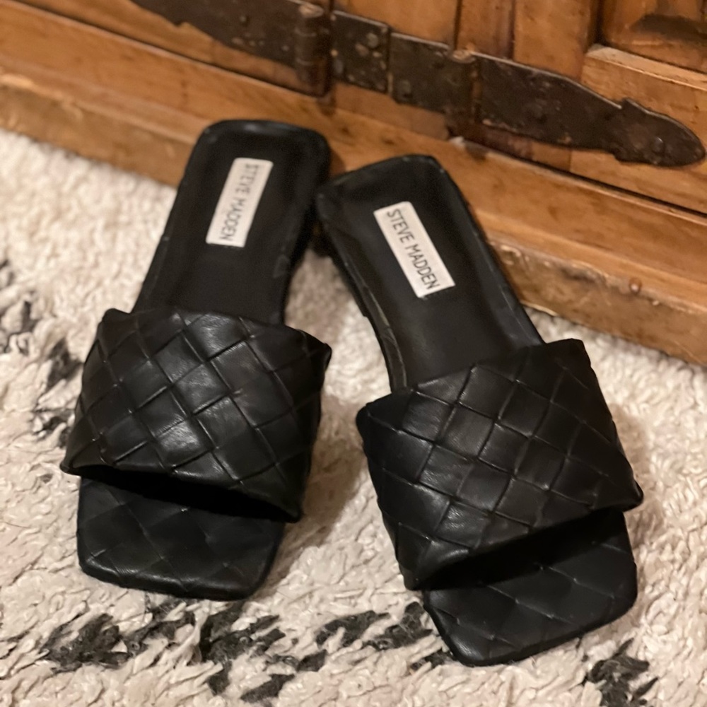 Steve madden melyza flat sandal